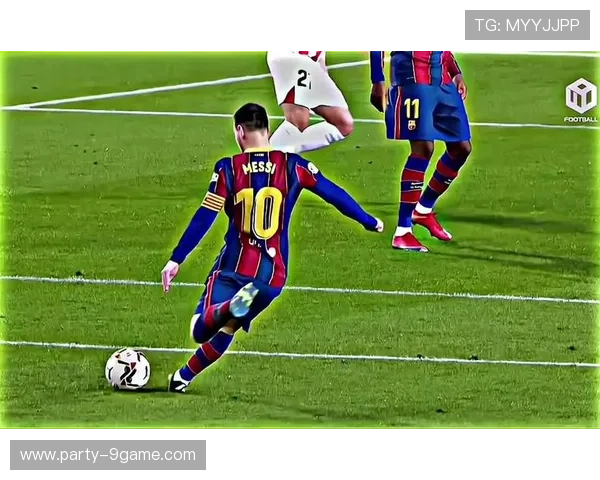 足球球星经典动作集锦：从梅西的弯刀到C罗的飞跃，解读每个精彩瞬间的背后技巧